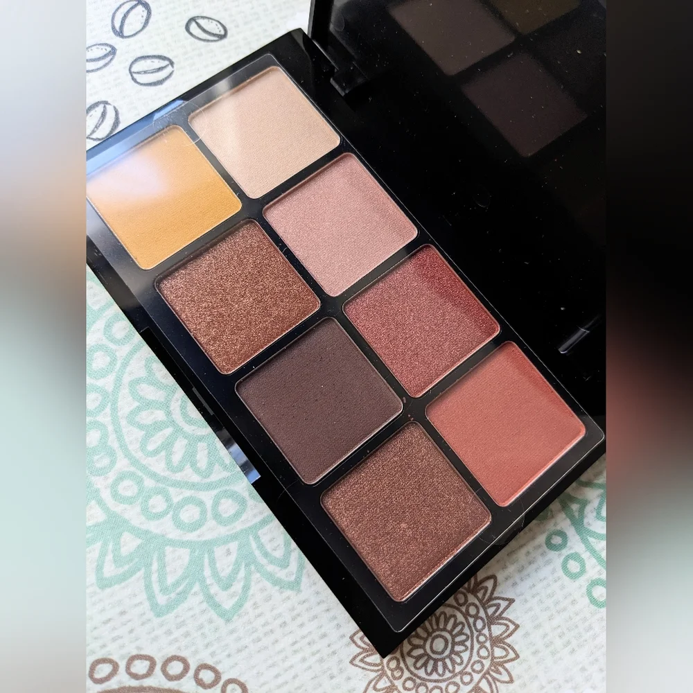 Essence x Pac-Man Limited Edition Eyeshadow Palette - 01 You'll Eat It Up